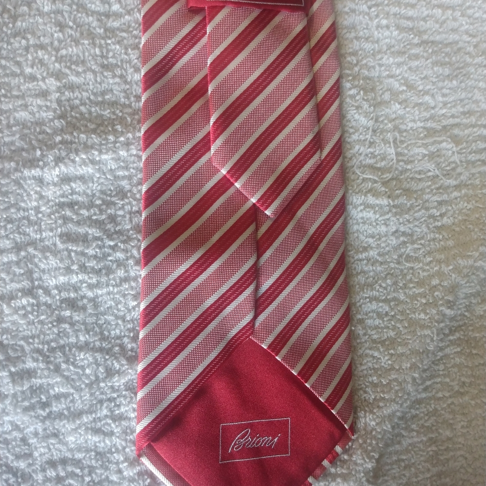 BRIONI Men's Peppermint Red Stripe Authentic Silk Tie